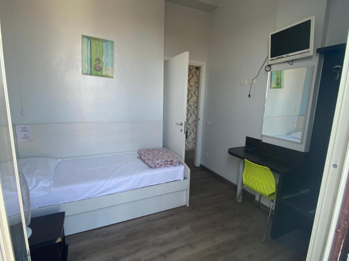 Hotel Kennedy Milan Bagian luar foto