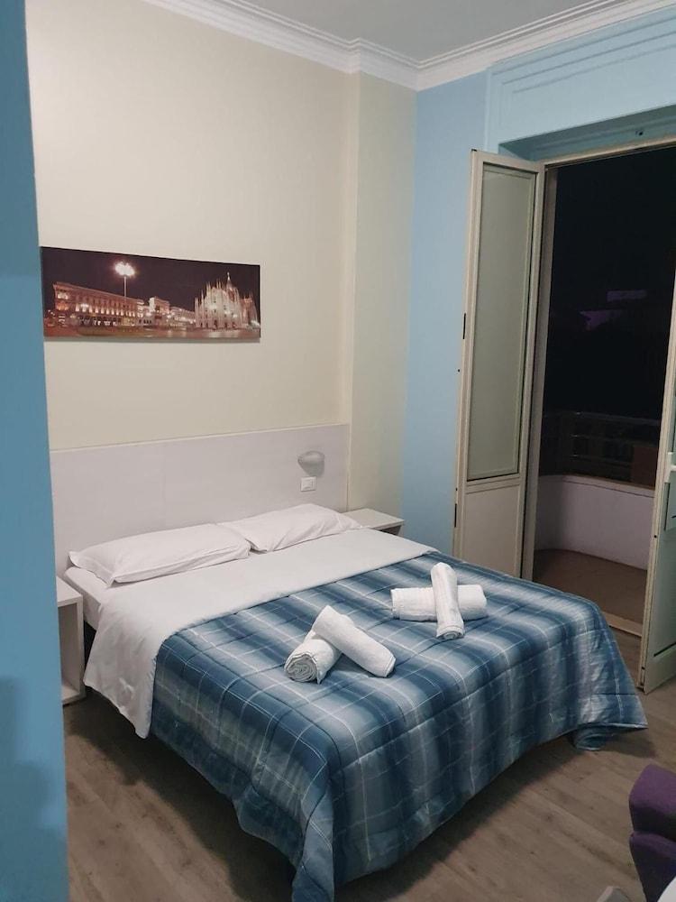 Hotel Kennedy Milan Bagian luar foto