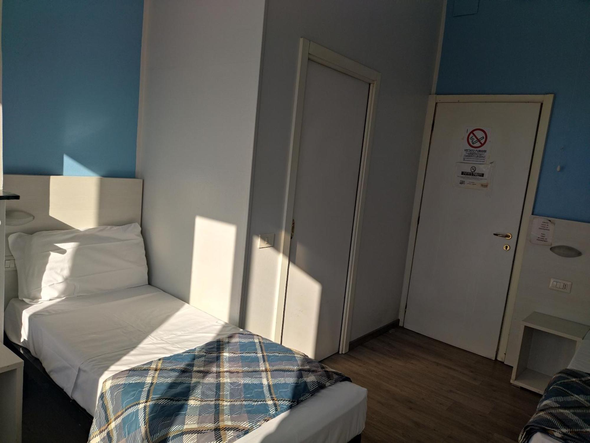 Hotel Kennedy Milan Bagian luar foto