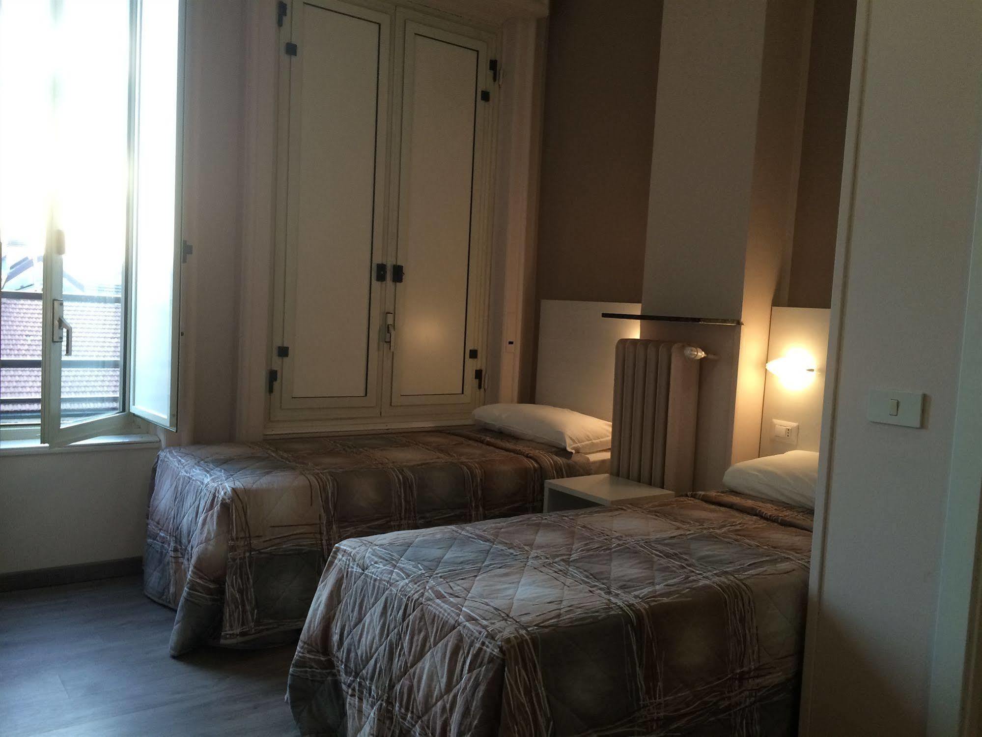 Hotel Kennedy Milan Bagian luar foto